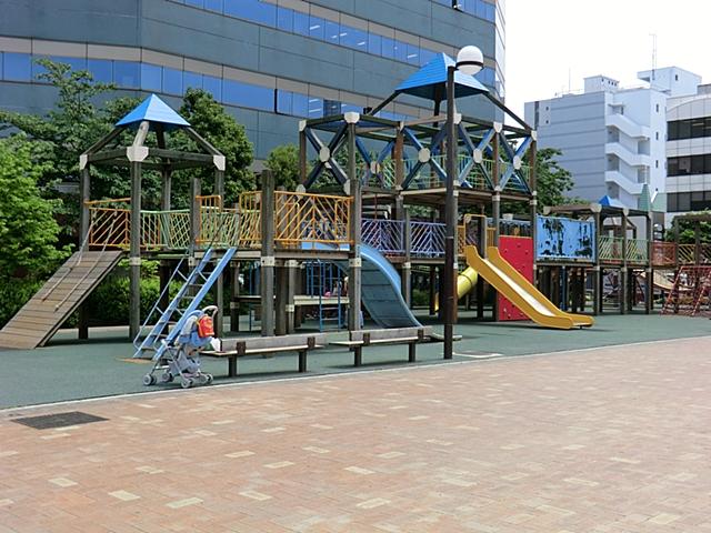 park. 947m to Atsugi Central Park