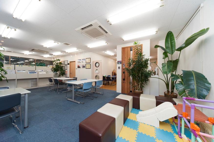 exhibition hall / Showroom. Kids Room equipped, Ikamu Hashimoto showrooms