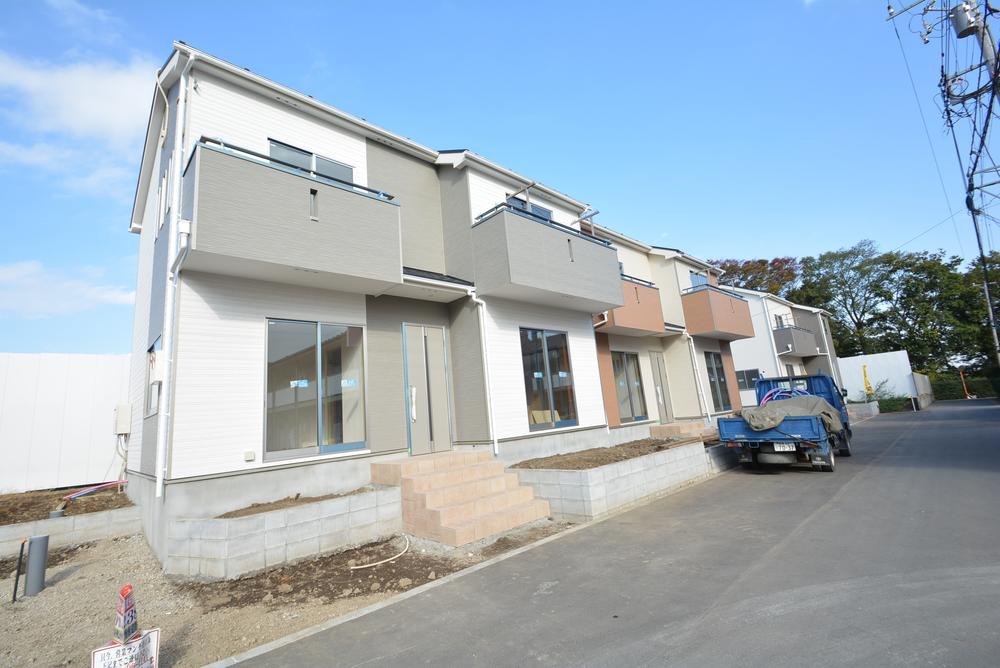 Local appearance photo. Since the new construction gather, Living environment is good in a bright atmosphere ☆