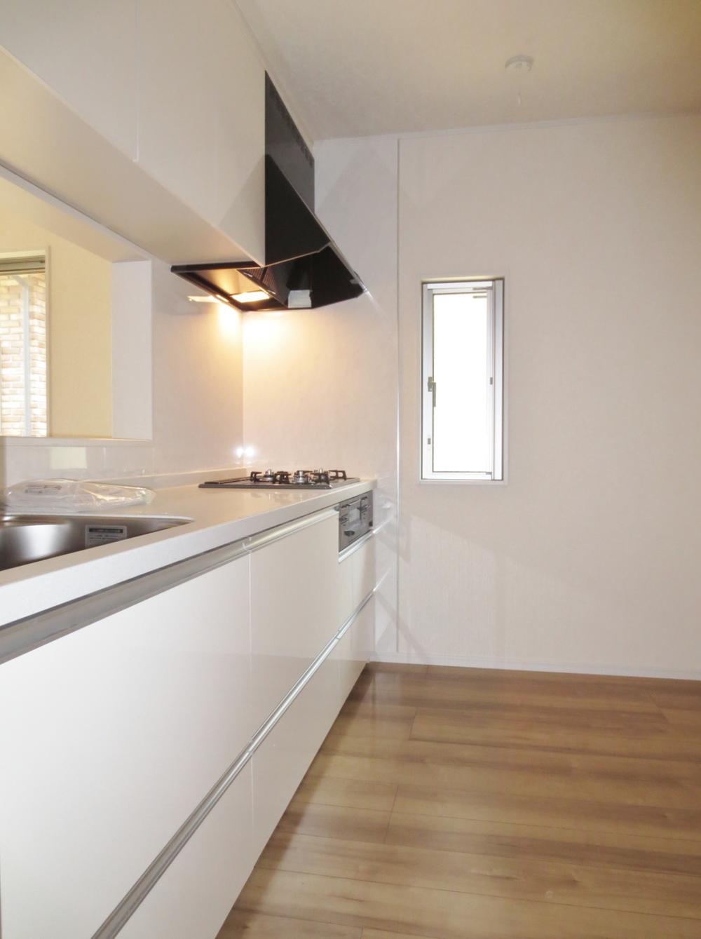 Kitchen. It is a popular face-to-face kitchen ☆