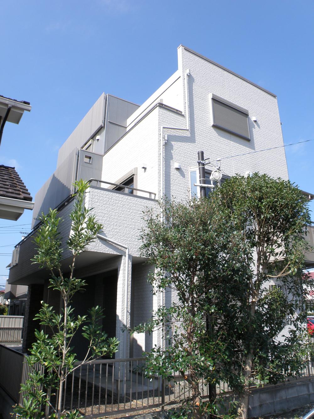 Local appearance photo. Local (10 May 2013) Shooting