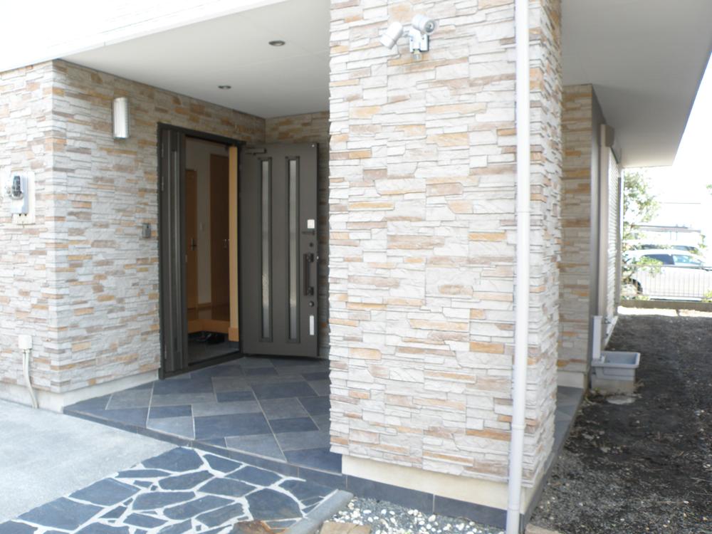 Local appearance photo. Local (10 May 2013) Shooting