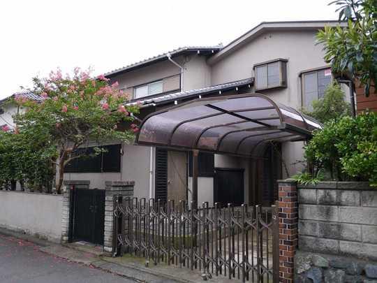 Local appearance photo. It is also a good many living environment commercial facility within walking distance in a quiet residential area of ​​Hon-Atsugi Station, 12 minutes' walk. 
