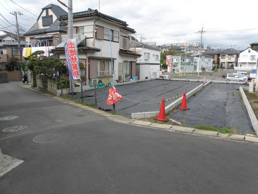 Local photos, including front road. Local (10 May 2013) Shooting