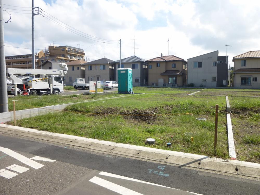 Local appearance photo. 6 Building