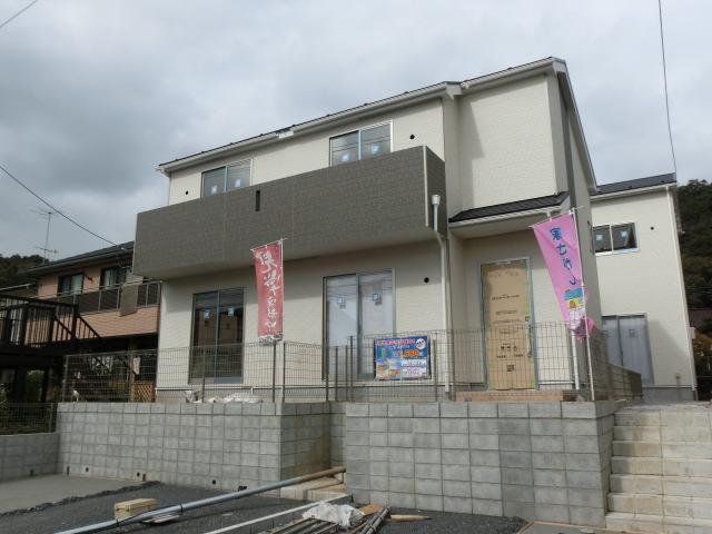 Local appearance photo. Local (10 May 2013) Shooting