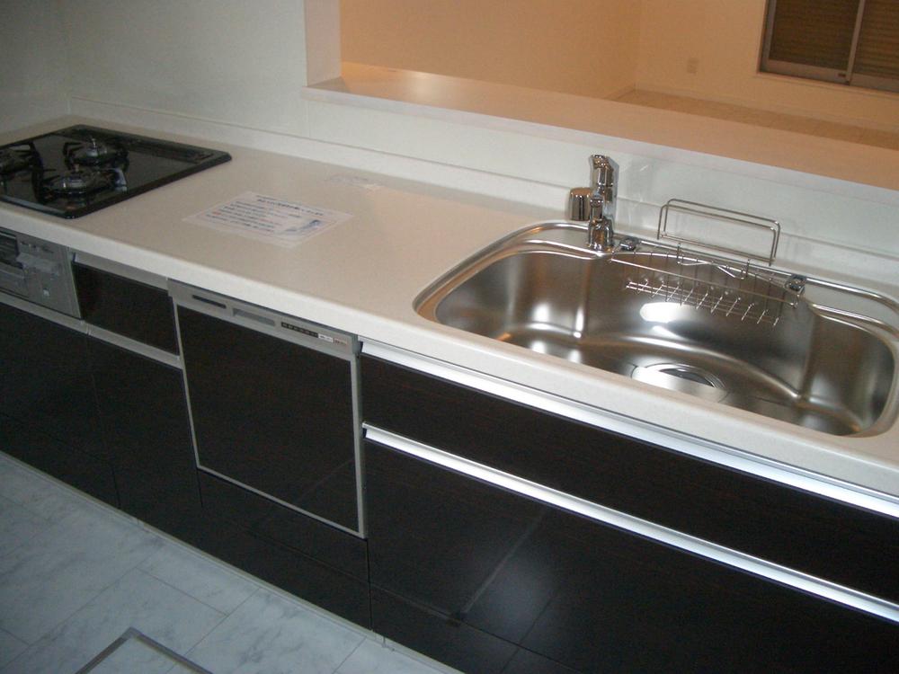 Kitchen. Indoor (12 May 2013) Shooting