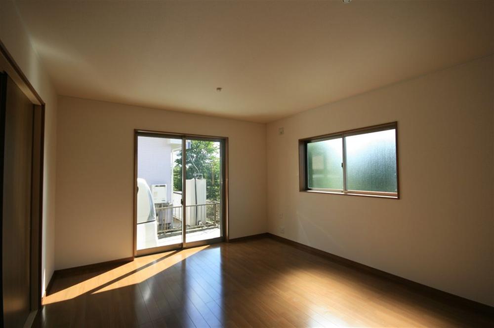 Same specifications photos (living)