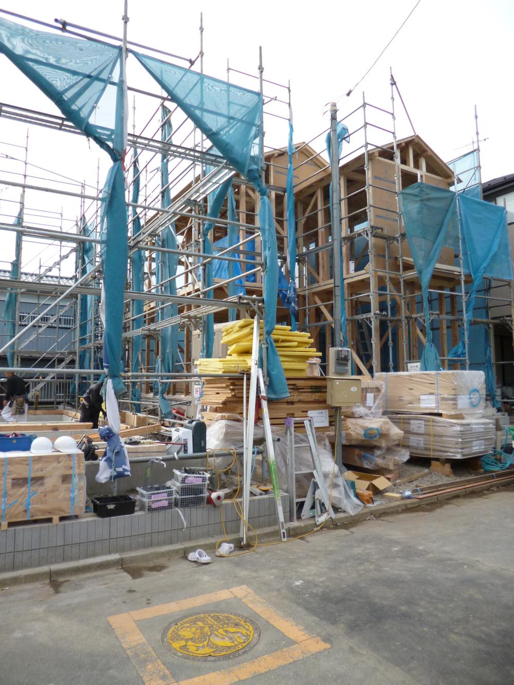 Local appearance photo. 1 Building Good is per yang because it is down the south side of the residential land