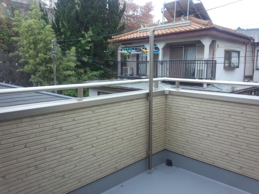 View photos from the dwelling unit. View from the site (November 2013) Shooting