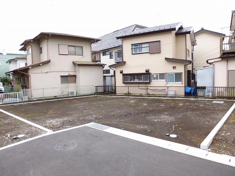 Local photos, including front road. Local (10 May 2013) shooting 3 compartment