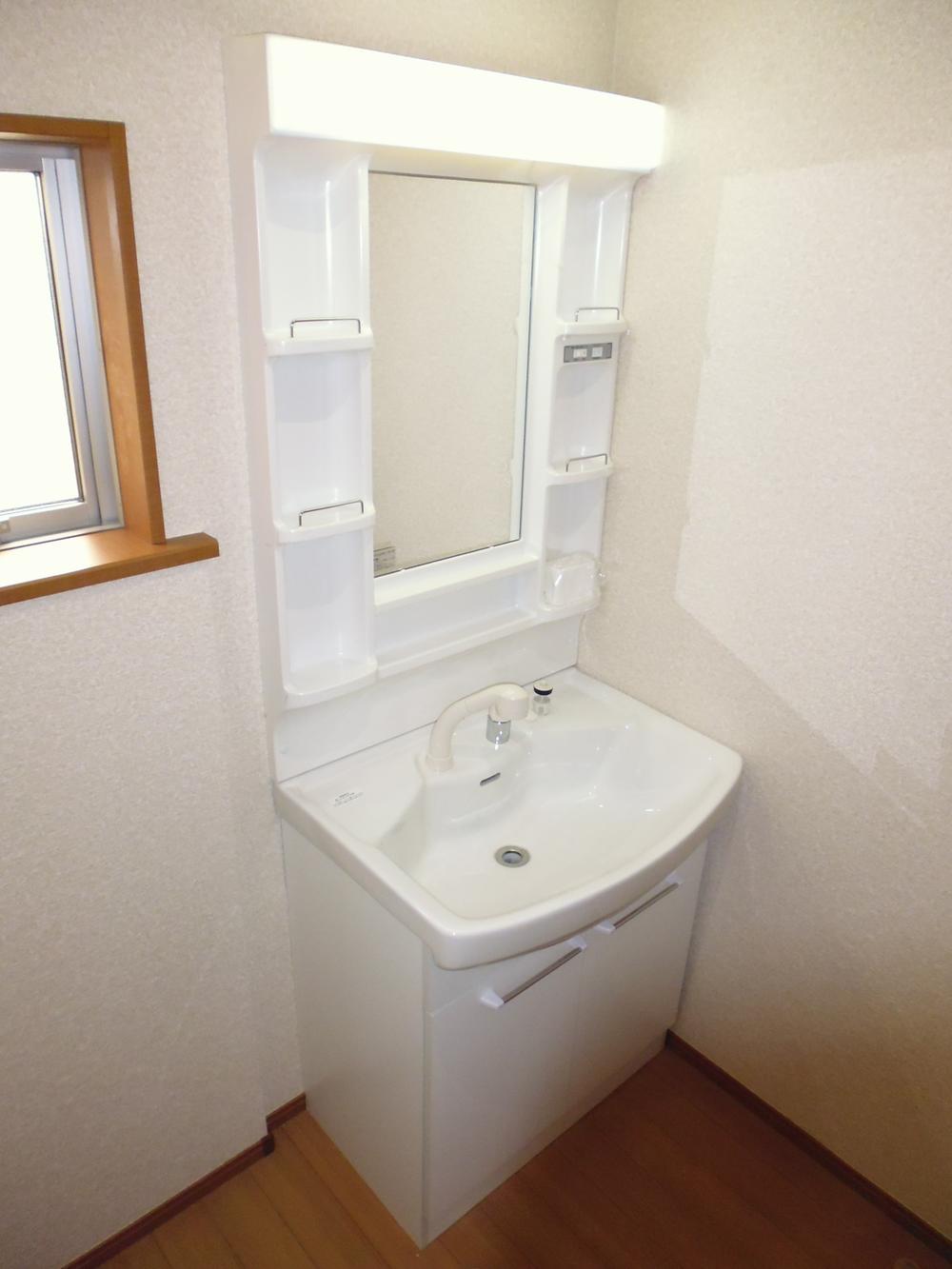 Wash basin, toilet. Indoor (11 May 2013) Shooting