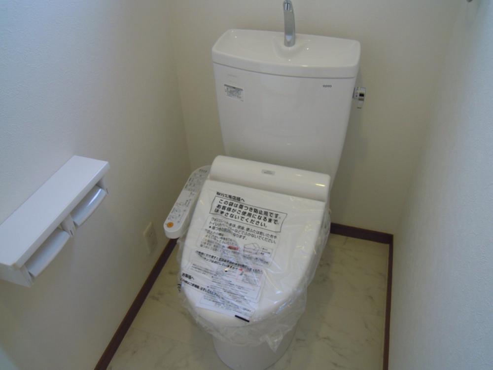 Toilet. Interior (December 2013) Shooting