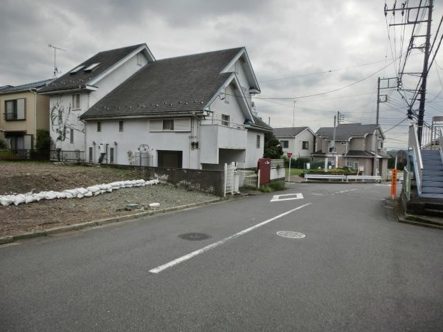 Local photos, including front road. Local (10 May 2013) Shooting