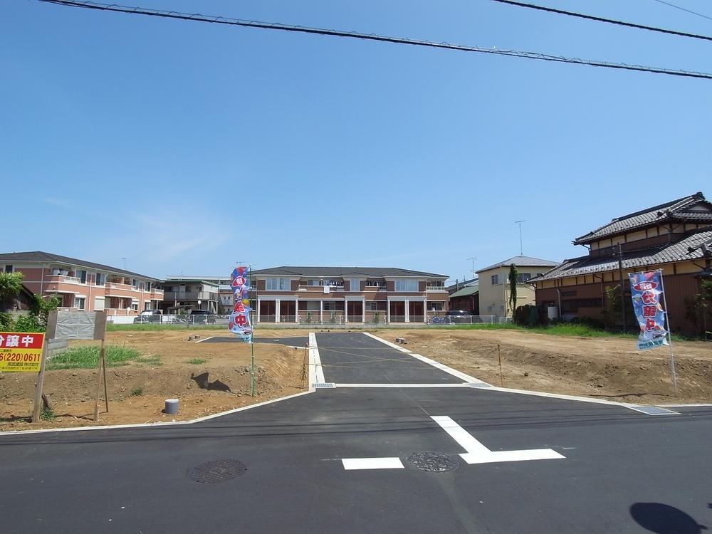 Local photos, including front road. Local (August 2013) Shooting