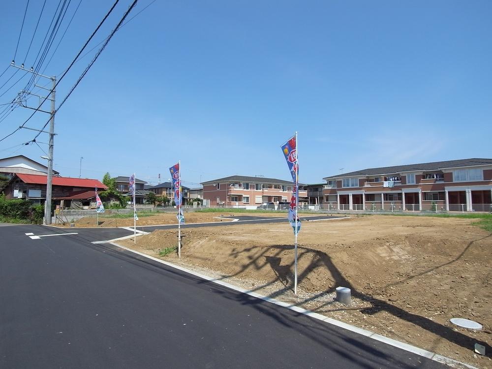 Local photos, including front road. Local (August 2013) Shooting