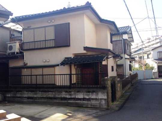 Local land photo. Building appearance