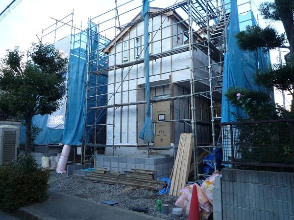 Local photos, including front road. Local (12 May 2013) Shooting