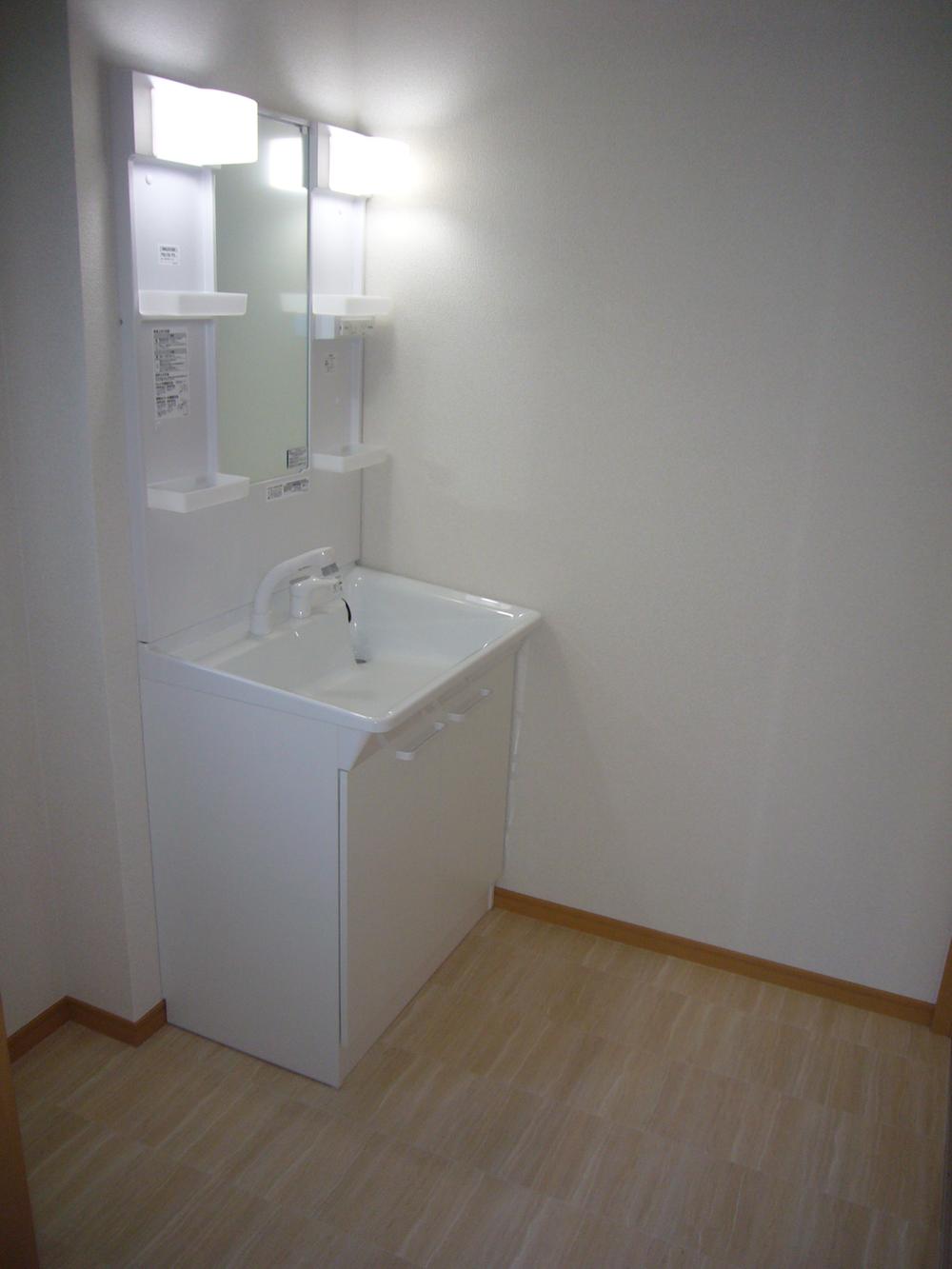 Wash basin, toilet. Indoor (11 May 2013) Shooting