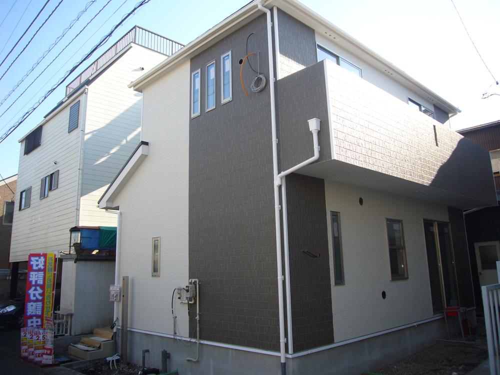 Local appearance photo. Local (12 May 2013) Shooting