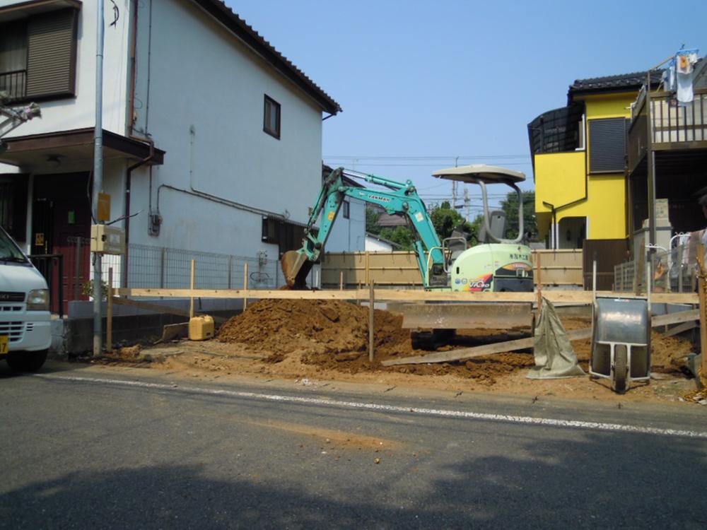 Local photos, including front road. Local (August 2013) Shooting