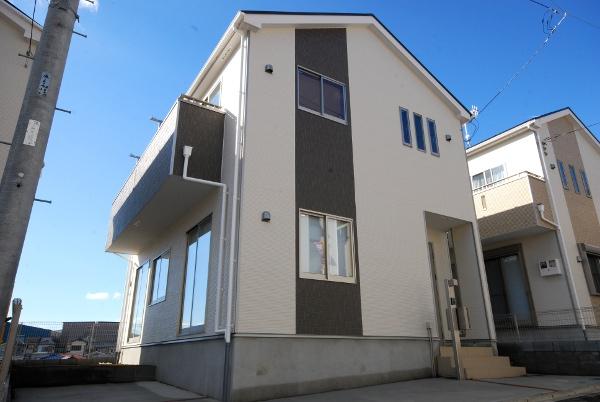 Local appearance photo. Local (12 May 2013) Shooting Building 2