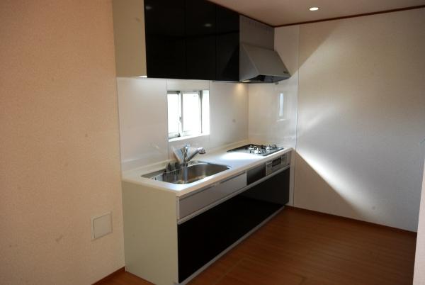 Kitchen. Local (12 May 2013) Shooting 4 Building