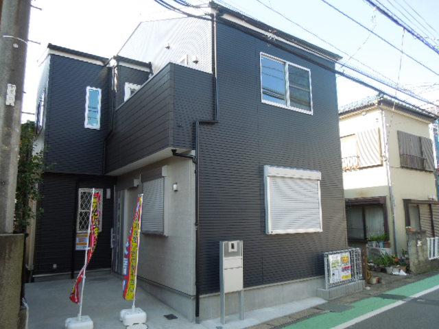 Local appearance photo. Local (11 May 2013) Shooting