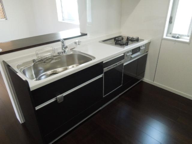 Kitchen. Indoor (11 May 2013) Shooting