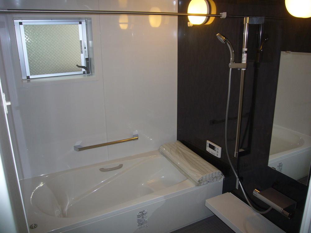 Bathroom. Local (11 May 2013) Shooting