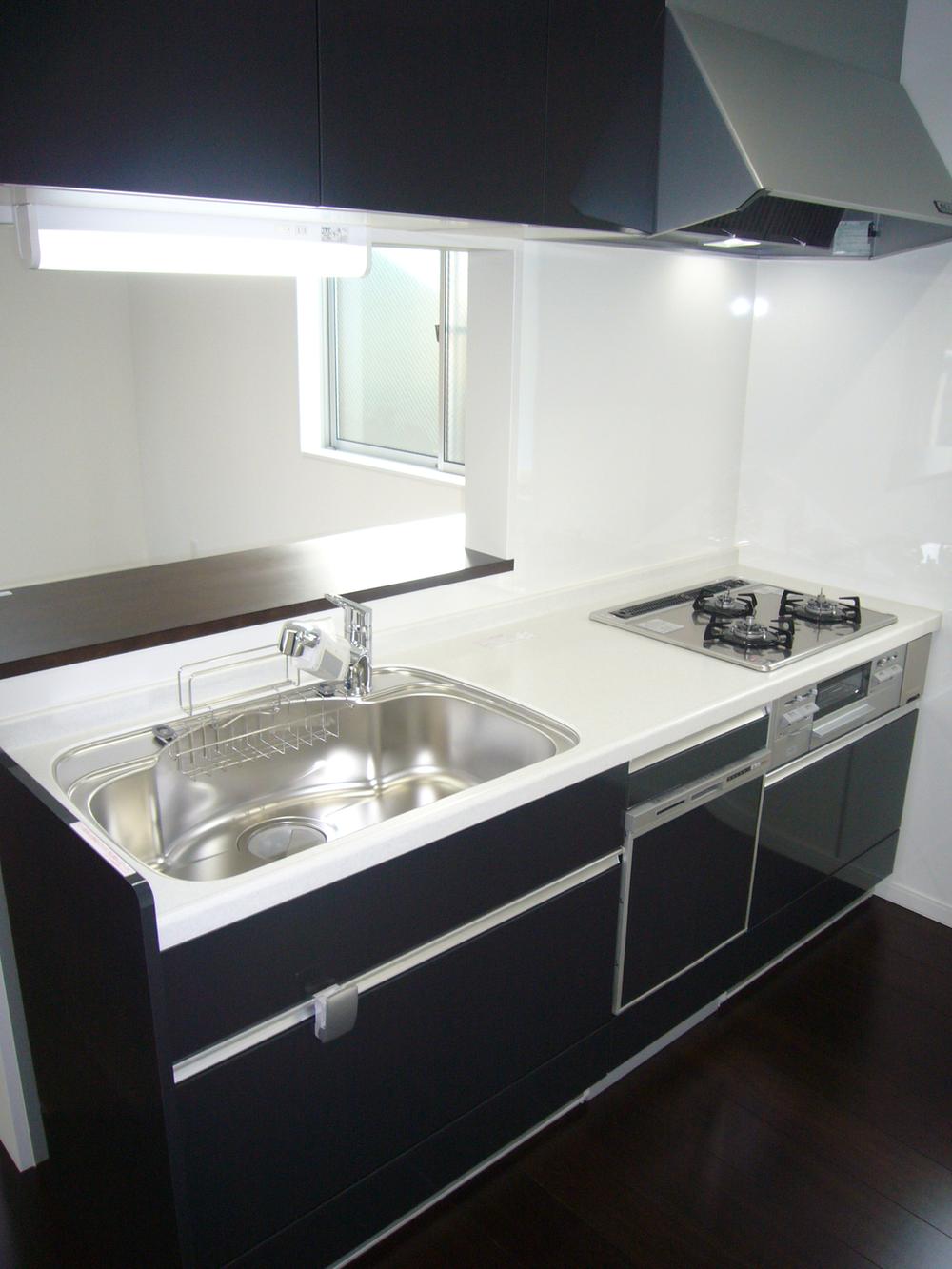 Kitchen. Indoor (11 May 2013) Shooting