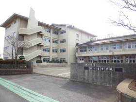 Junior high school. Kasugadai 1120m until junior high school (junior high school)