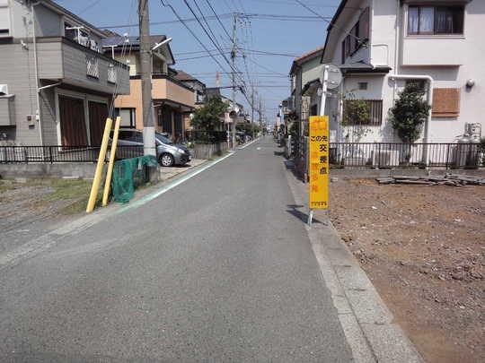 Local photos, including front road. Frontal road