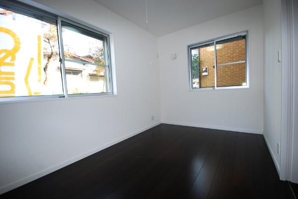 Non-living room. Indoor (12 May 2013) Shooting