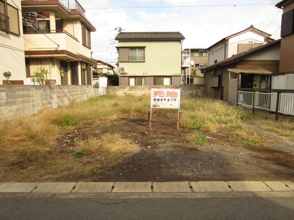 Local photos, including front road. Local (10 May 2013) Shooting