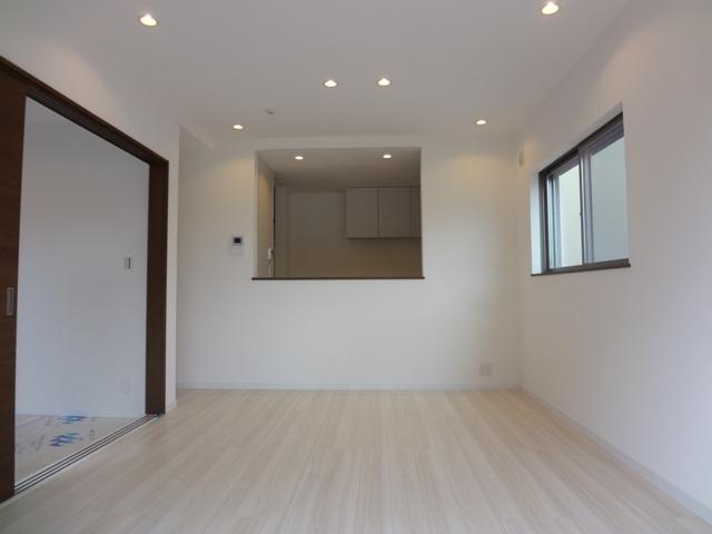 Living. Local (September 2013) Shooting