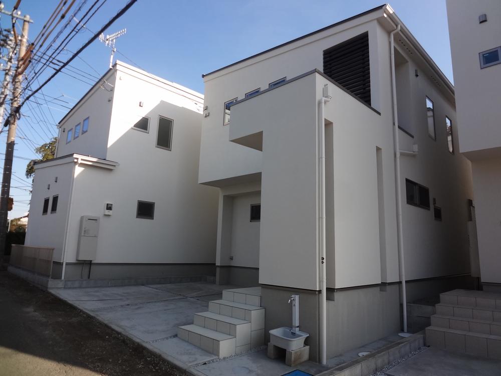 Local appearance photo. Local (11 May 2013) Shooting