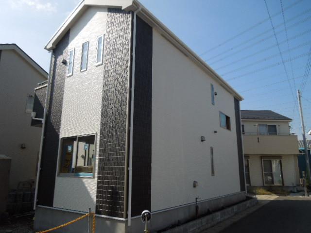 Local appearance photo. Local (11 May 2013) Shooting