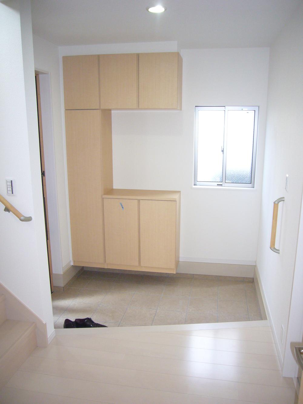 Entrance. Local (11 May 2013) Shooting