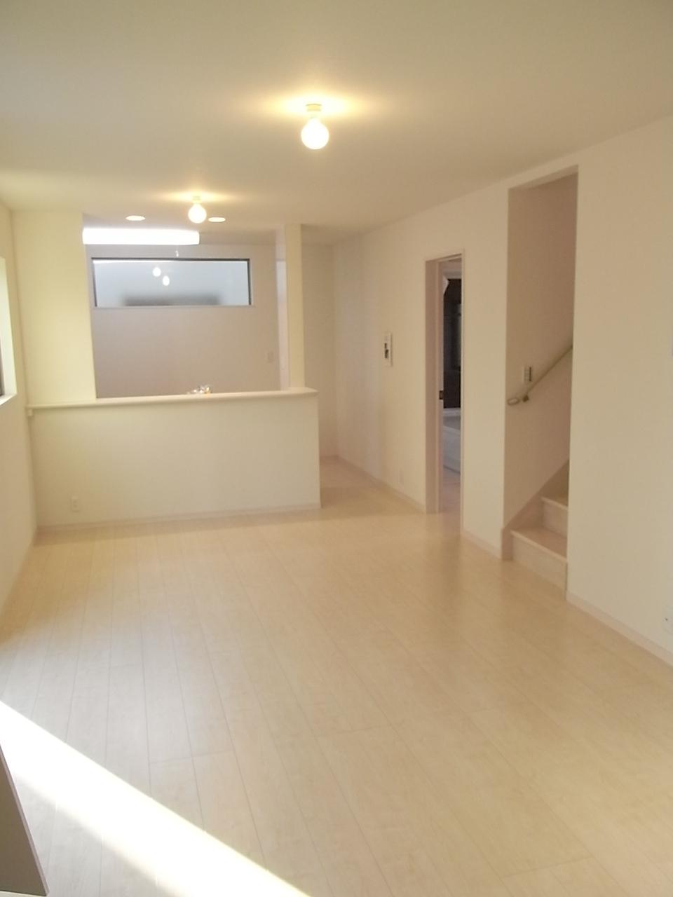 Same specifications photos (living)