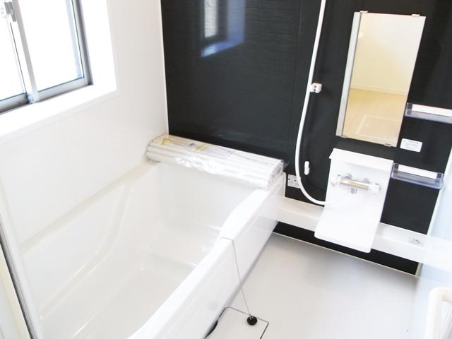 Same specifications photo (bathroom)