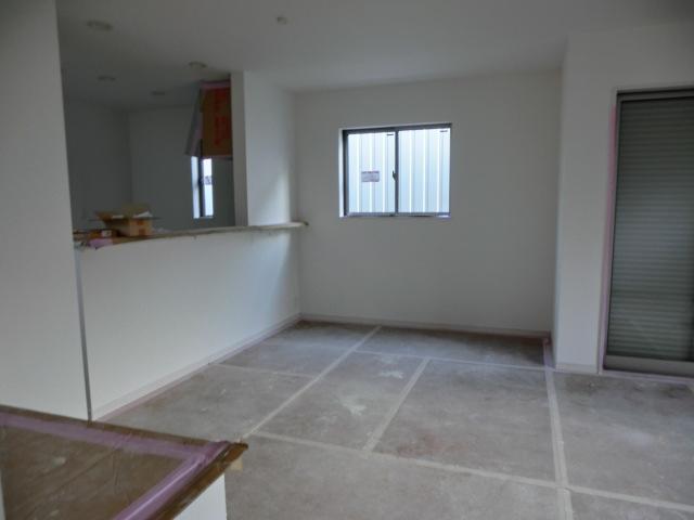 Living. Local (10 May 2013) Shooting