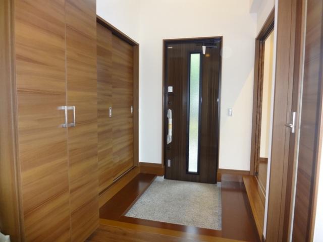 Entrance. Local (September 2013) Shooting