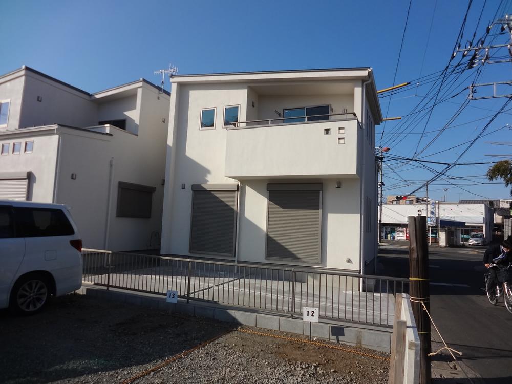 Local appearance photo. Local (11 May 2013) Shooting