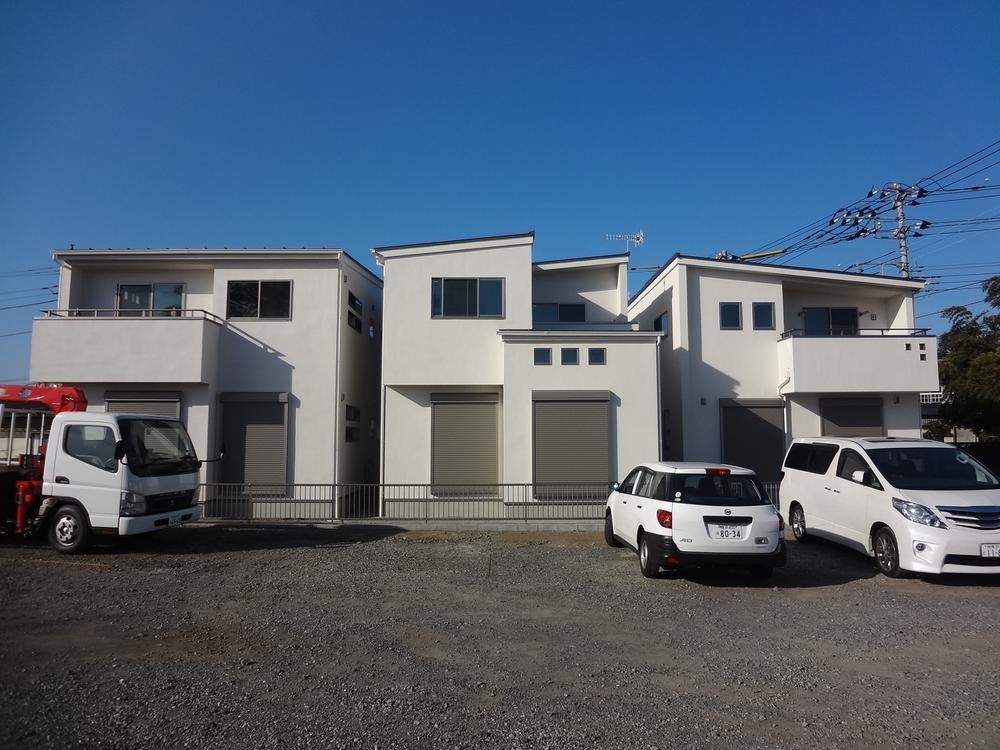 Local appearance photo. Local (11 May 2013) Shooting