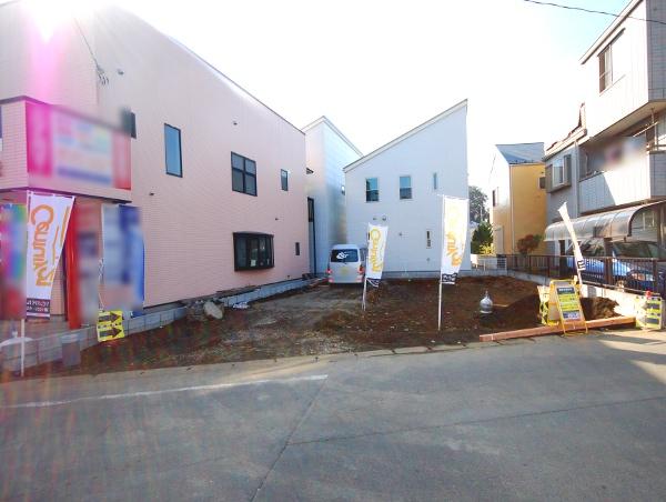 Local appearance photo. Local (12 May 2013) Shooting