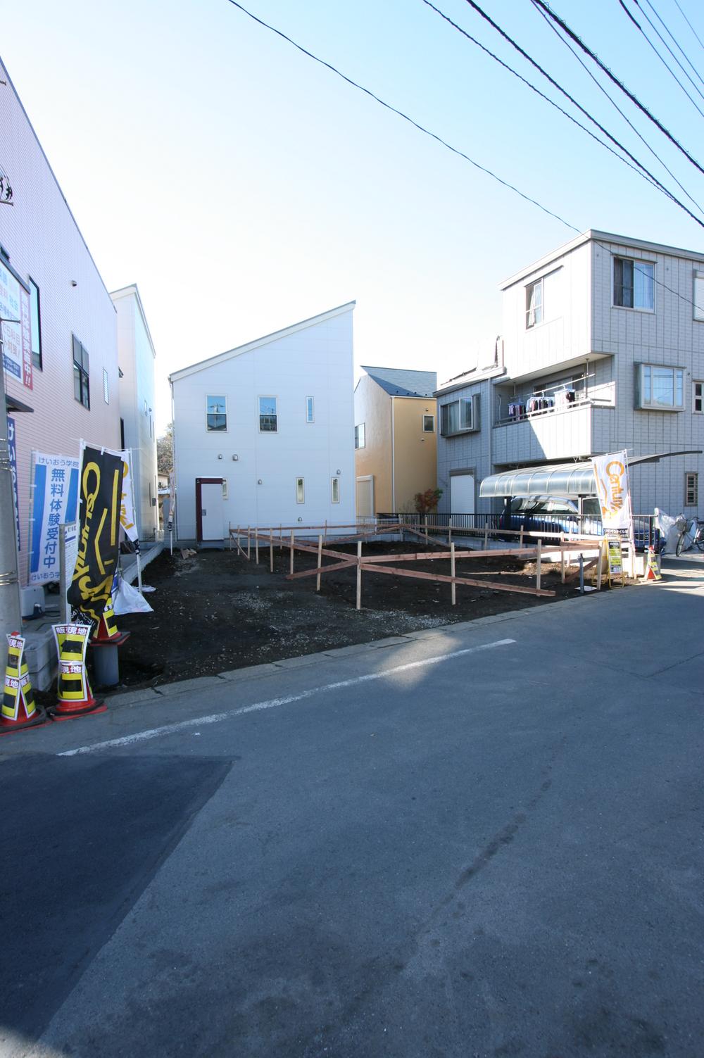 Local photos, including front road. Local (12 May 2013) Shooting