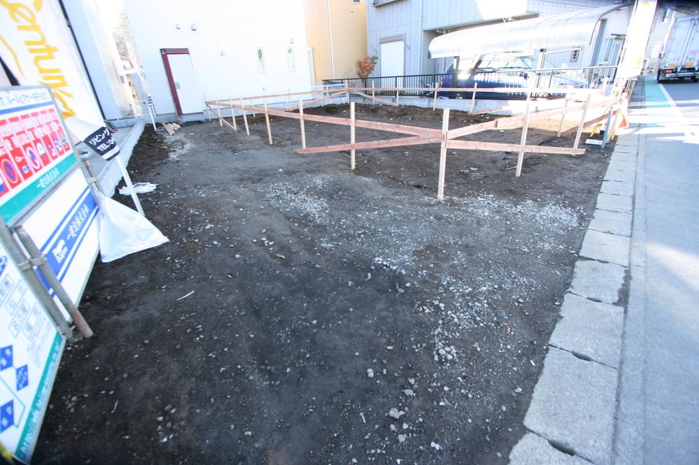 Local appearance photo. Local (12 May 2013) Shooting