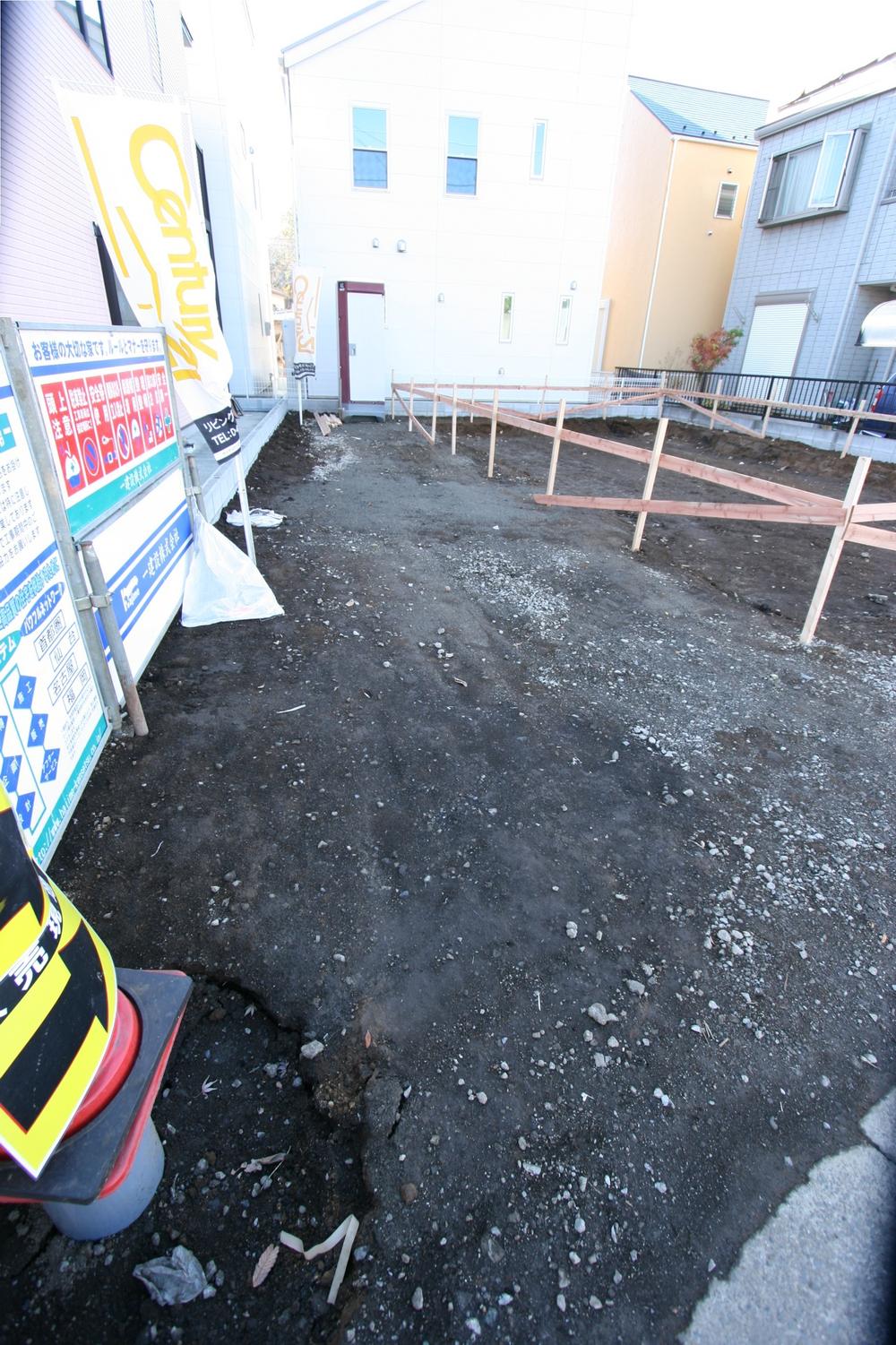 Local appearance photo. Local (12 May 2013) Shooting