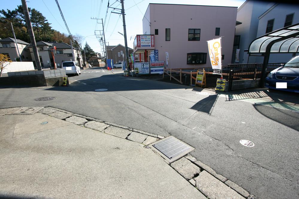 Local photos, including front road. Local (12 May 2013) Shooting